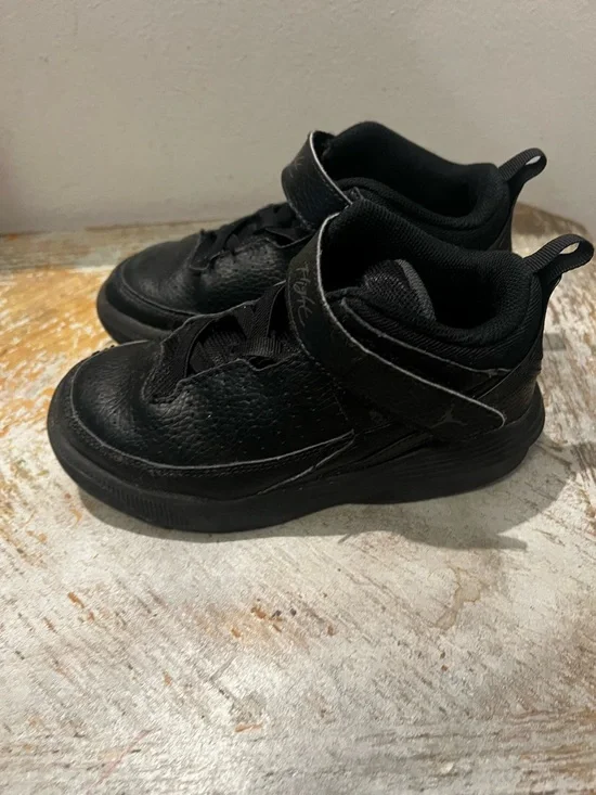 Nike Air Jordan’s Kids Black Athletic Sneakers with Velcro Strap Size 13 C - Picture 3 of 10